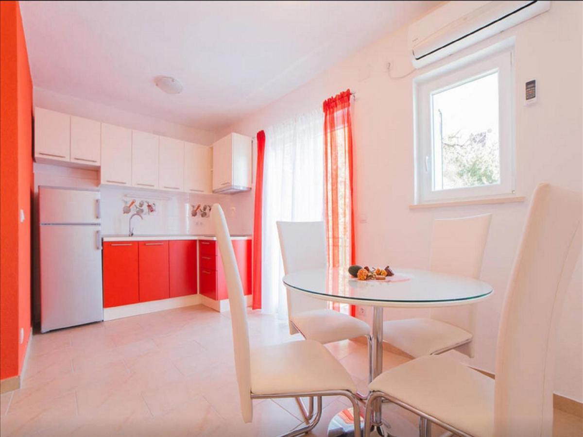 House Karlo Apartments Omiš Esterno foto